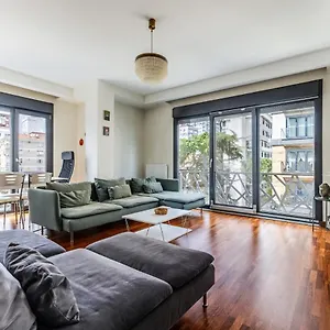 Apartment Spacious Flat Near Bagdat Avenue In Suadiye, Istanbul